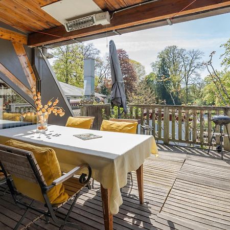 Huis Met De Leeuwenkoppen Dieren Luaran gambar