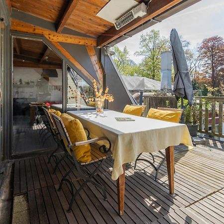 Huis Met De Leeuwenkoppen Dieren Luaran gambar