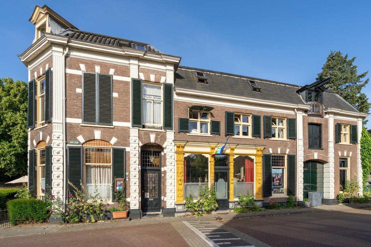Huis Met De Leeuwenkoppen Dieren Luaran gambar