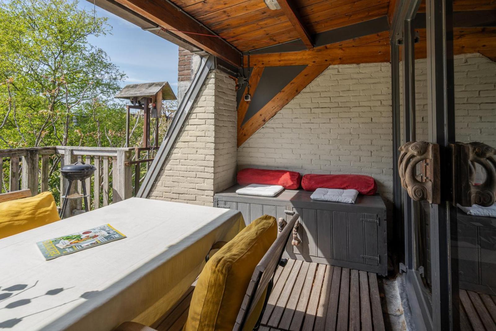Huis Met De Leeuwenkoppen Dieren Luaran gambar
